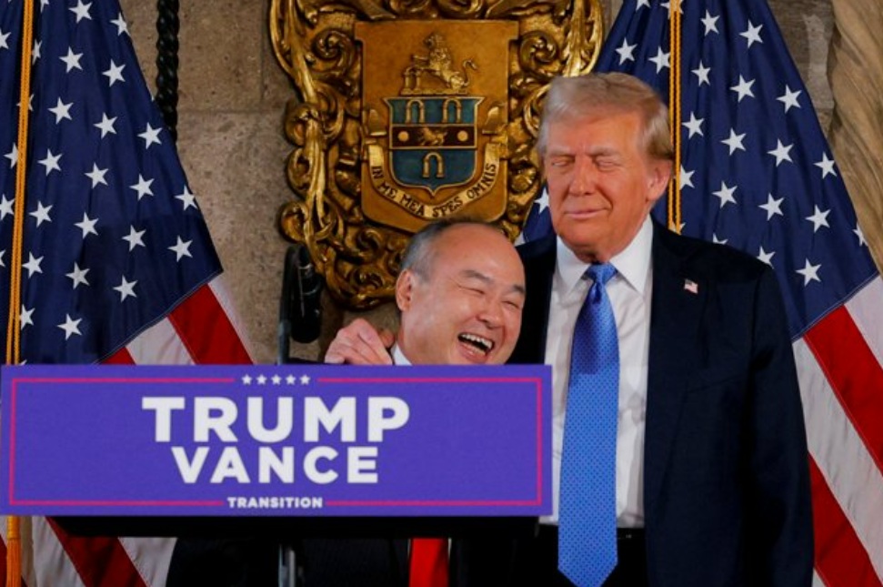 トランプ氏と孫氏の親密写真